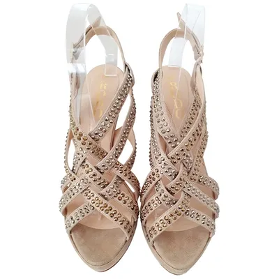 Pre-owned Rodo Leather Sandal In Gold