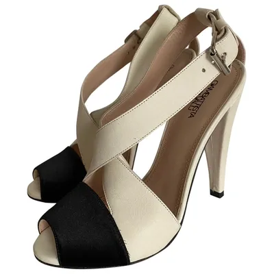 Pre-owned Giambattista Valli Leather Sandal In Beige