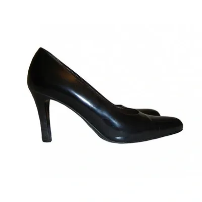 Pre-owned Bruno Magli Patent Leather Heels In Black