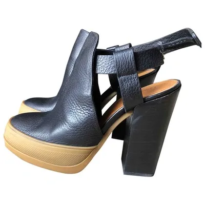 Pre-owned Chloé Leather Sandal In Black