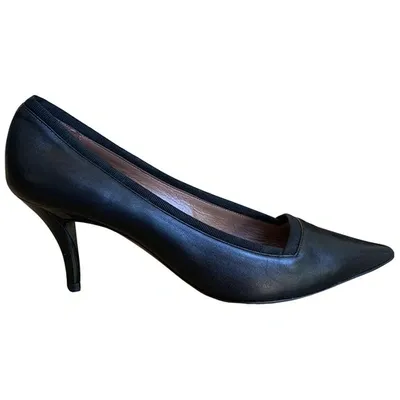 Pre-owned Giorgio Armani Leather Heels In Black