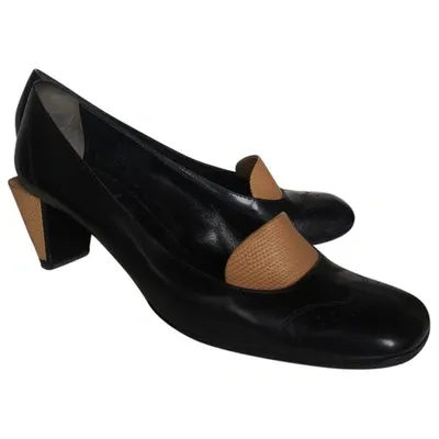 Pre-owned Fendi Leather Heels In Black