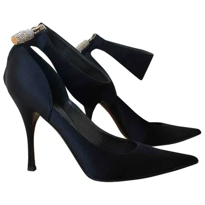 Pre-owned Gucci Cloth Heels In Black