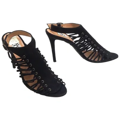 Pre-owned Barneys New York Heels In Black