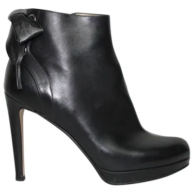 Pre-owned Valentino Garavani Leather Ankle Boots In Black