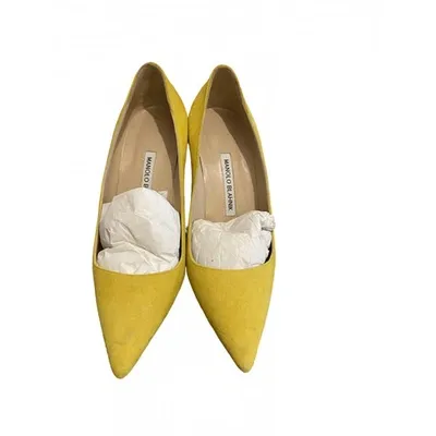 Pre-owned Manolo Blahnik Heels In Yellow