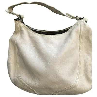 Pre-owned Valentino Garavani Leather Handbag In White