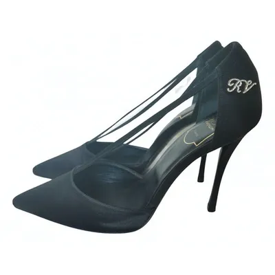 Pre-owned Roger Vivier Cloth Heels In Black