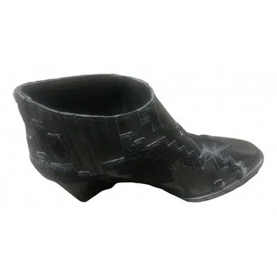 Pre-owned Roger Vivier Leather Ankle Boots In Black