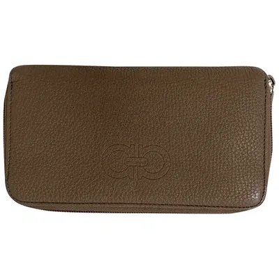 Pre-owned Ferragamo Leather Wallet In Beige