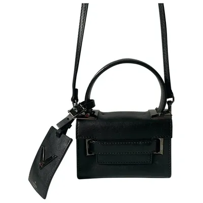 Pre-owned Valentino Garavani Leather Crossbody Bag In Black