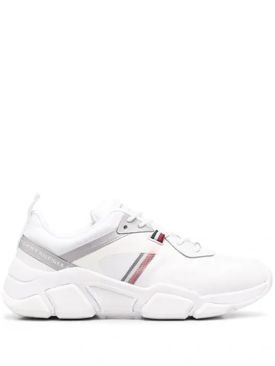 Tommy Hilfiger Logo Sneakers In White And Silver Color