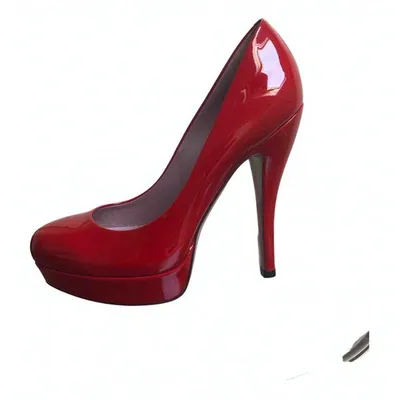 Pre-owned Gucci Patent Leather Heels In Red