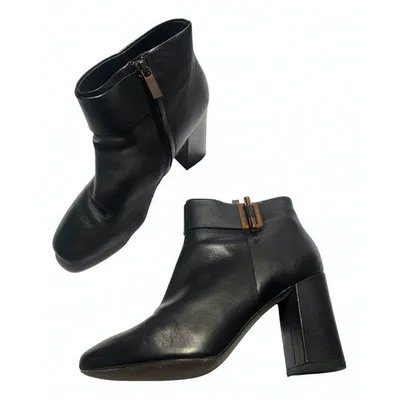 Pre-owned Michael Kors Leather Ankle Boots In Black