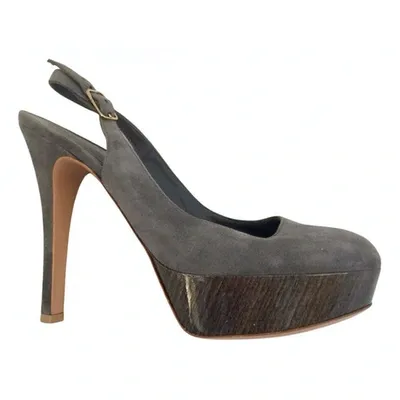 Pre-owned Gianvito Rossi Heels In Grey