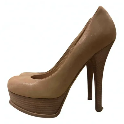 Pre-owned Fendi Heels In Beige