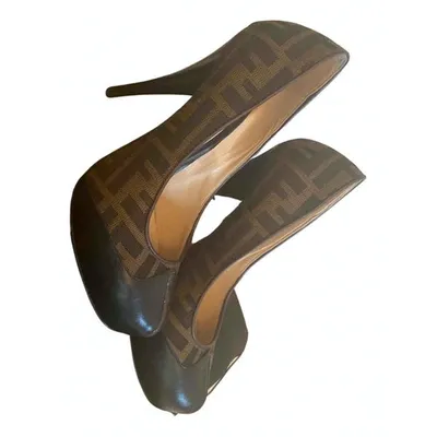 Pre-owned Fendi Cloth Heels In Brown