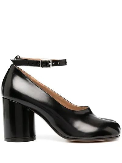 Maison Margiela Patent Finish Tabi Pumps In Black