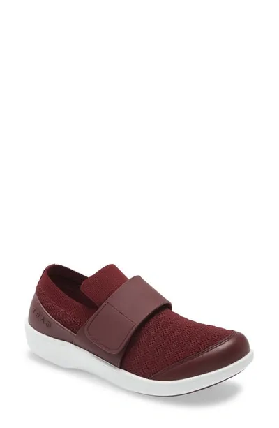 Traq By Alegria Qwik Sneaker In Wine Waves Leather