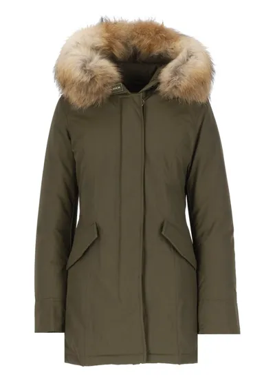 Woolrich Fur-trimmed Hooded Parka In Green