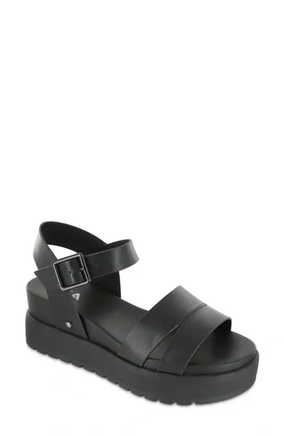 Mia Maya Platform Sandal In Black