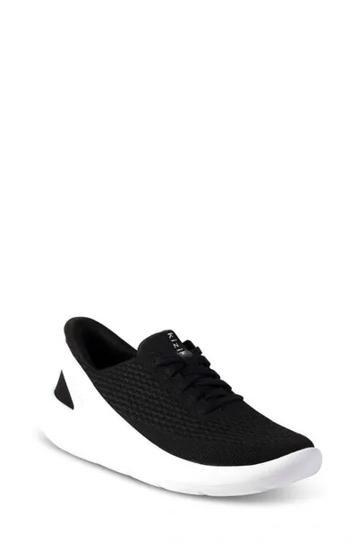 Kizik Roamer Hands-free Sneaker In Black