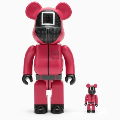 Medicom Toy Bearbrick 100%+400% Squid Game Guard Square In Red