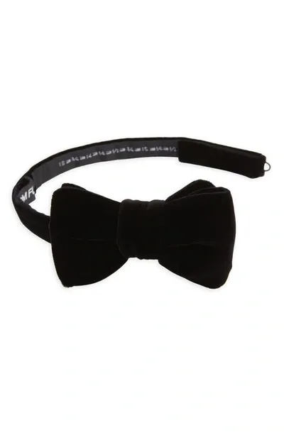 Tom Ford Pre-tied Compact Velveteen Bow Tie In Black