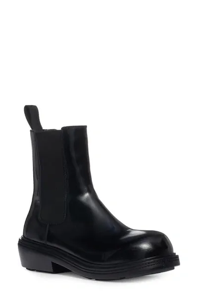 Bottega Veneta Round Toe Chelsea Boot In Black