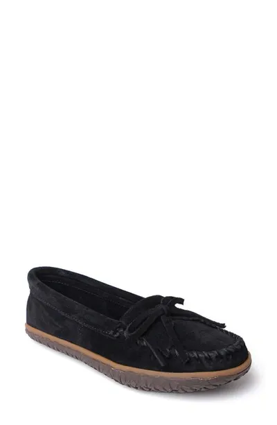 Minnetonka Kilty Tread Slipper In Black