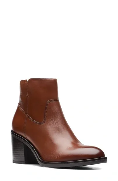 Clarks Valvestino Lo Bootie In Brown