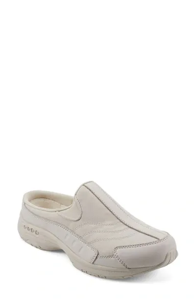 Easy Spirit Traveltime Clog Sneaker In Light Natural