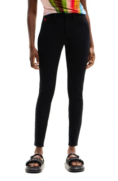 Desigual Delaware New Skinny Jeans In Black