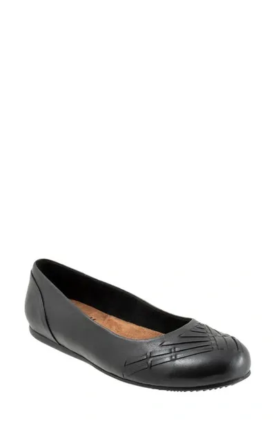 Softwalk Sonoma Weave Flat In Black