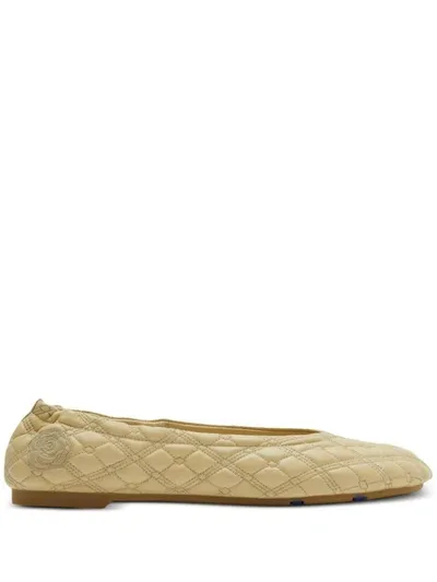 Burberry Flat Shoes In Clay