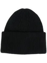 Laneus Ribbed Knit Cashmere Beanie In Black