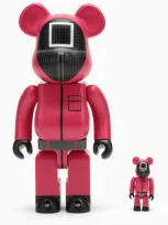 Medicom Toy Bearbrick 100%+400% Squid Game Guard Square In Red