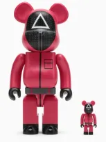 Medicom Toy Bearbrick 100%+400% Squid Game Guard Triangle In Red