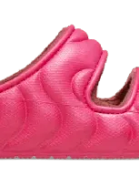 Crocs Classic Cozzzy Overpuff Sandal In Dragon Fruit