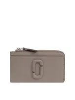 Marc Jacobs The Covered J Marc Top Zip Mutil Wallet In Grey