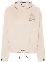 Moncler Logo-patch Hoodie In Rosado Claro