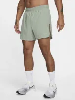 Nike Men's Challenger Dri-fit 5" Brief-lined Running Shorts In Green