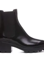 Tod's Leather Boots In Black