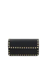 Valentino Garavani Rockstud Shoulder Bag In Black